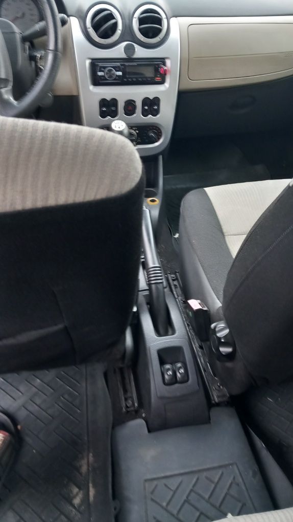 Vand, schimb.Dacia Logan 2010