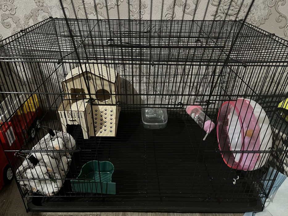 Продам клетку,осталась от хомячка