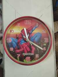 Часовник на spiderman