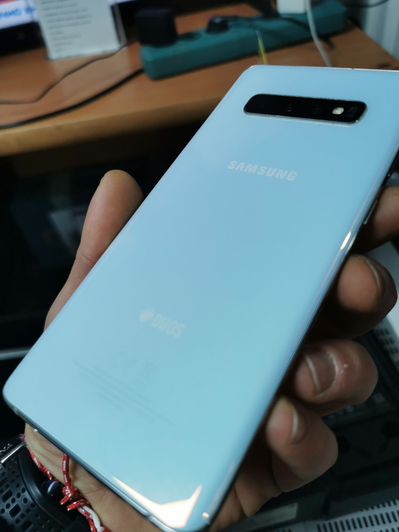 Мобилен телефон Samsung Galaxy S10 +  128GB  8RAM