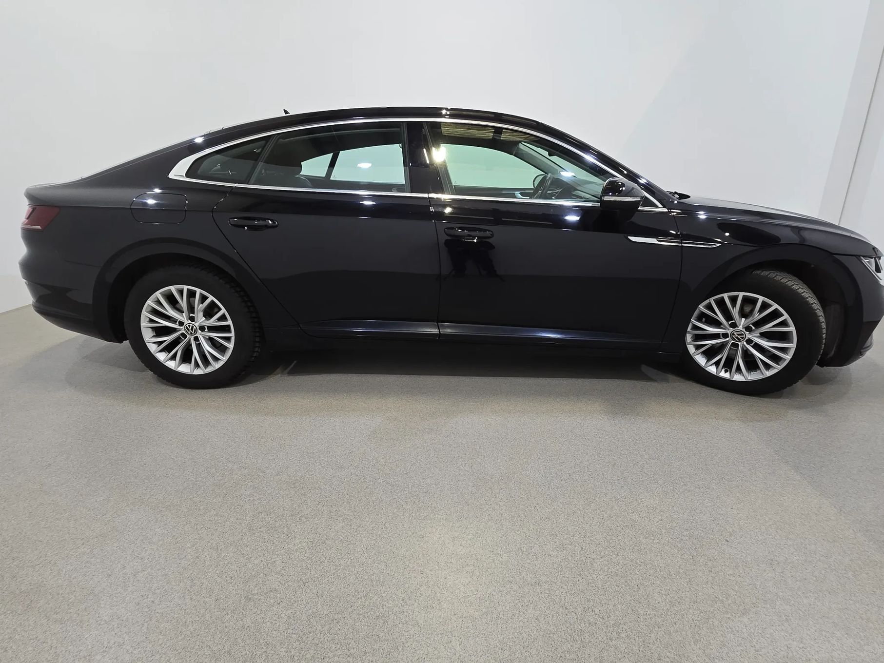 Volkswagen ARTEON Volkswagen Arteon 1.5 TSI 150 CP LED+Xenon Virtual Cockpit GARANȚIE1AN