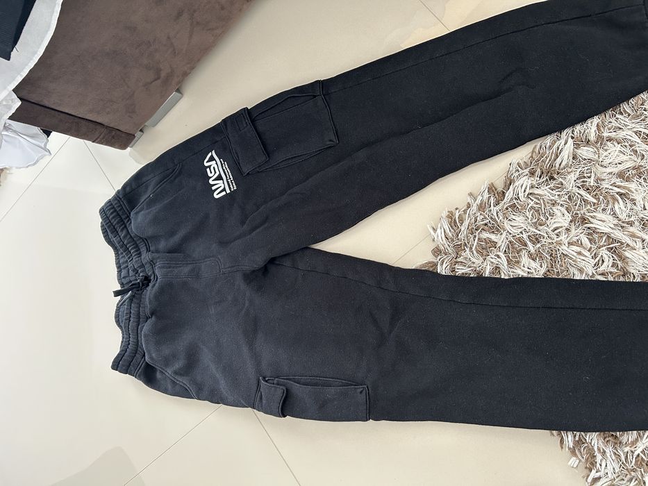 Pantaloni negri nasa