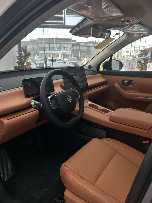 LEAPMOTOR C10 Hybrid 210 km 2026 3 yil kafolat va Bonusla