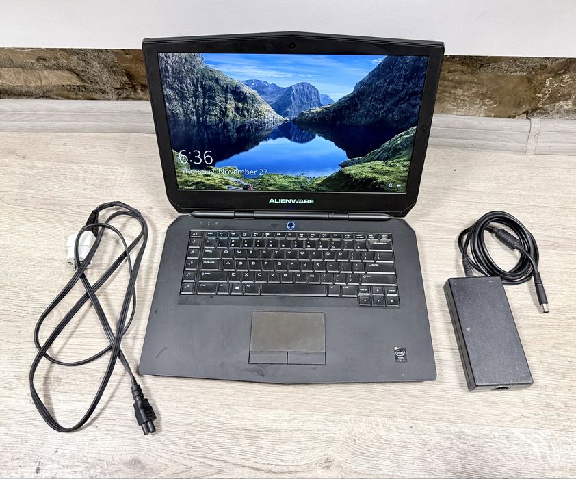 Dell Alienware R2 15