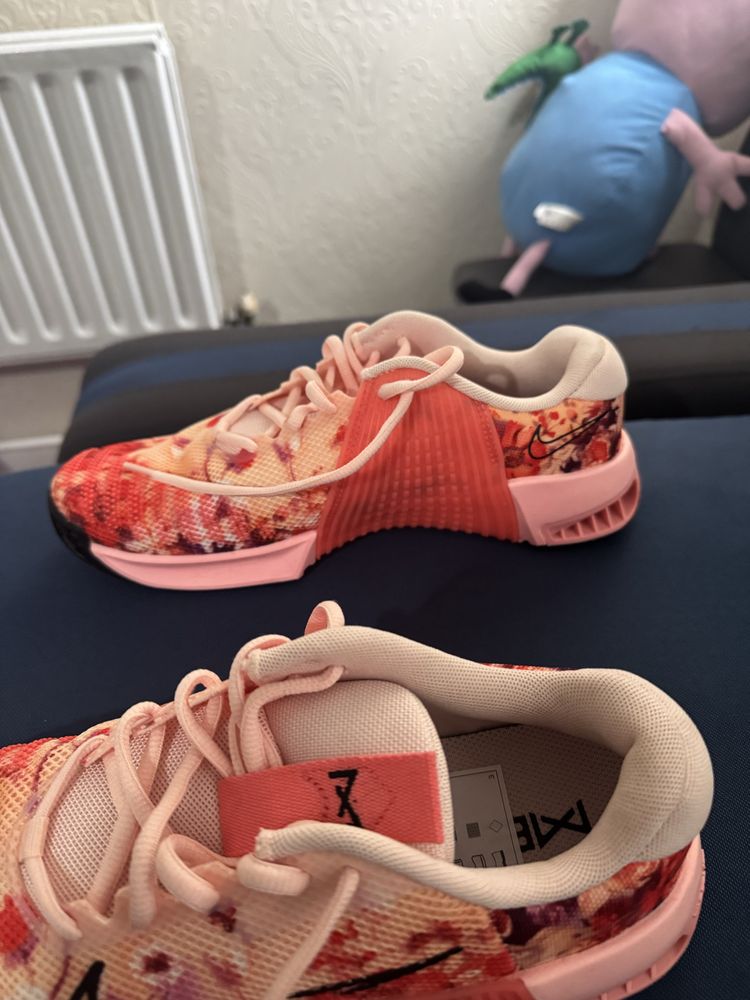 Дамски маратонки Nike
