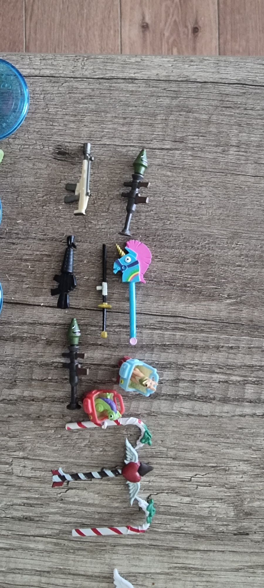 Figurine mici/mari Fortnite,backpackuri,pickaxeuri și arme