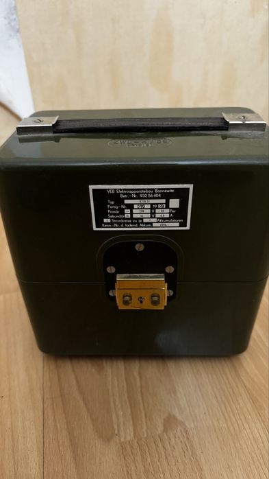 Продам зарядник для аккумуляторов производства ГДР.