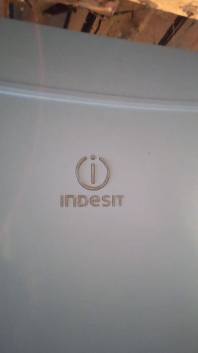 Холодильник INDESIT