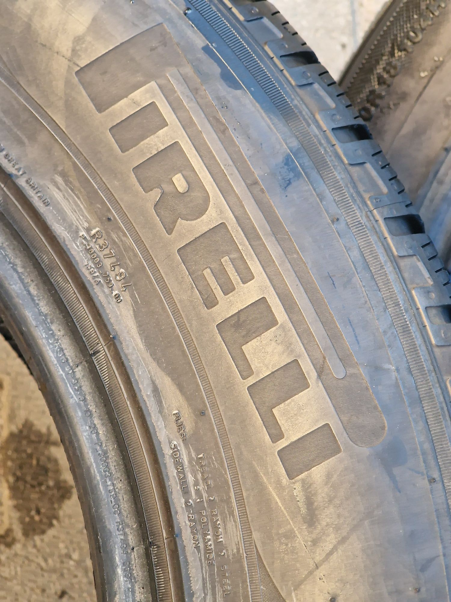 235 65 18 Pirelli
