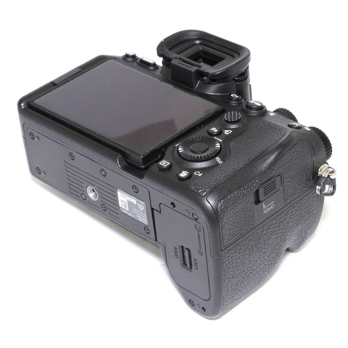 Sony A7 IV 33 мегапикселей, полный кадр 10-Bit 4:2:2