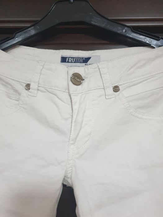 Blugi diferite mărci și modele