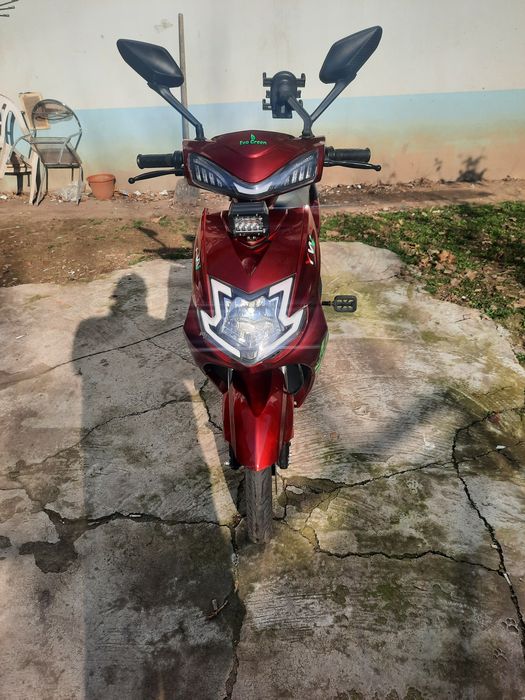 Vand scuter electric