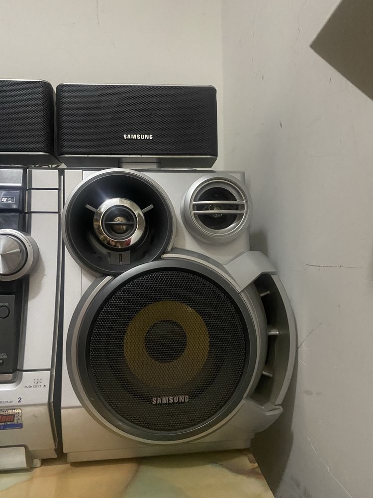 музыкальный центр SAMSUNG MAX-KJ750 sotiladi