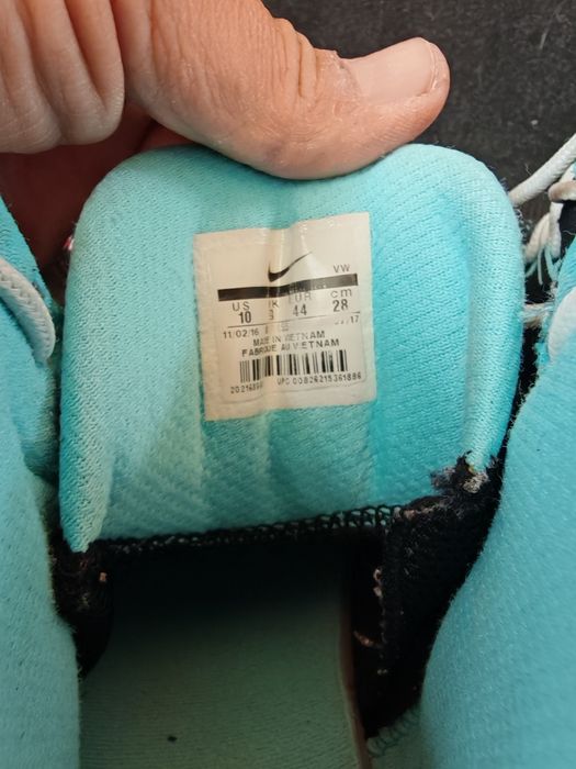 Vând adidași Nike Air mărimea 44