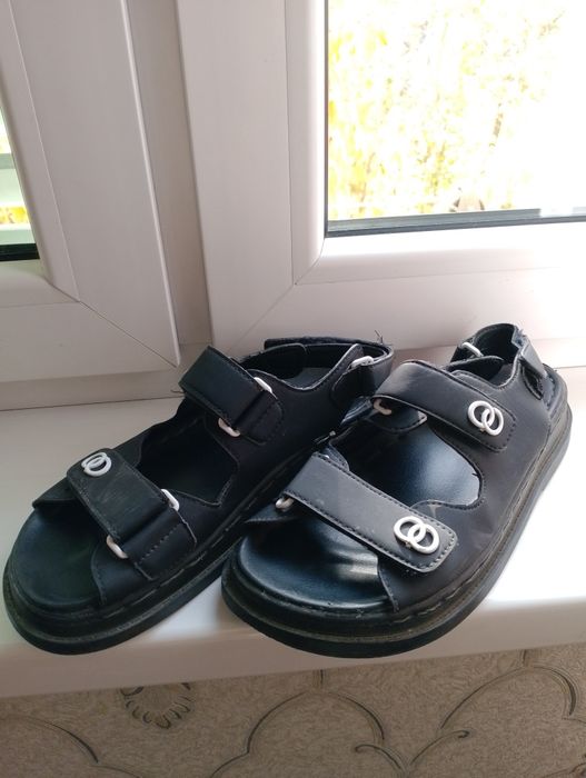 Санала женские, черные