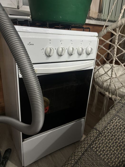 Продам газ плиту 5000