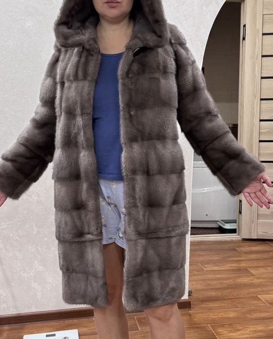Продам шубу норковую