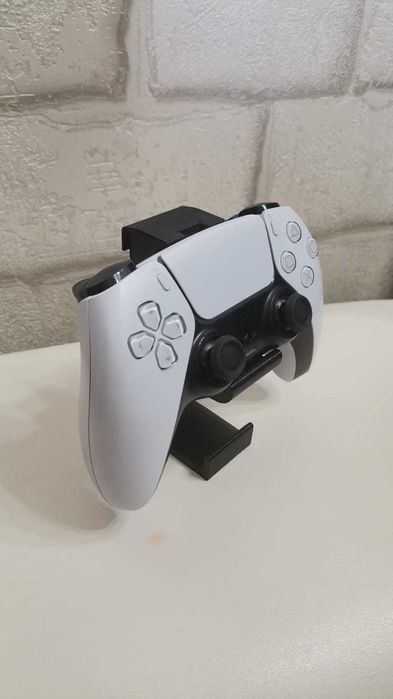 Продам оригинальный джойстик для PS5