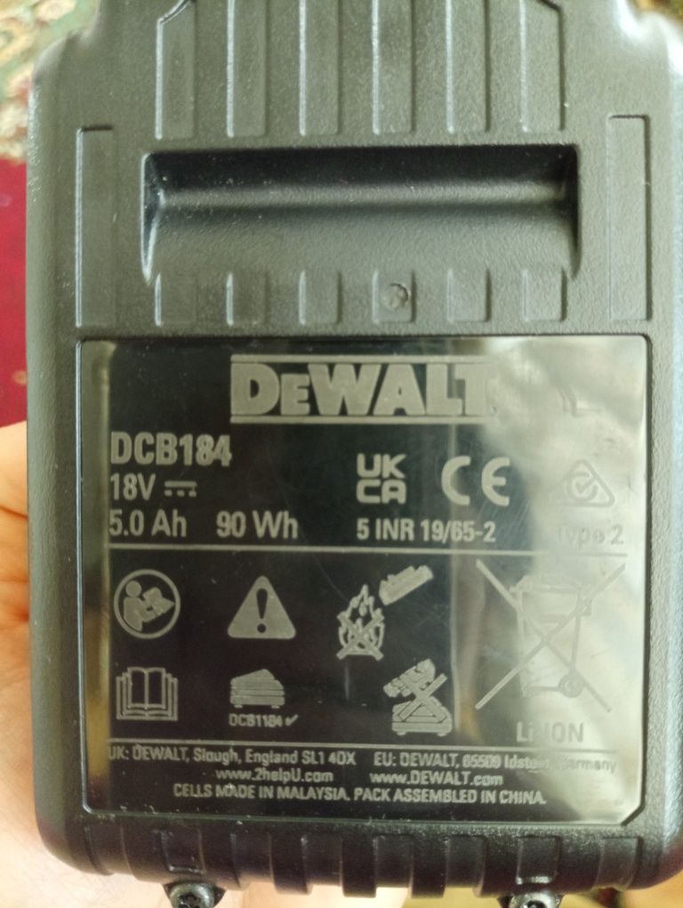 DeWalt 18V  батарея