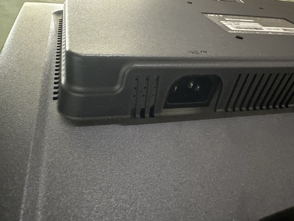 Монетор Acer AL1716