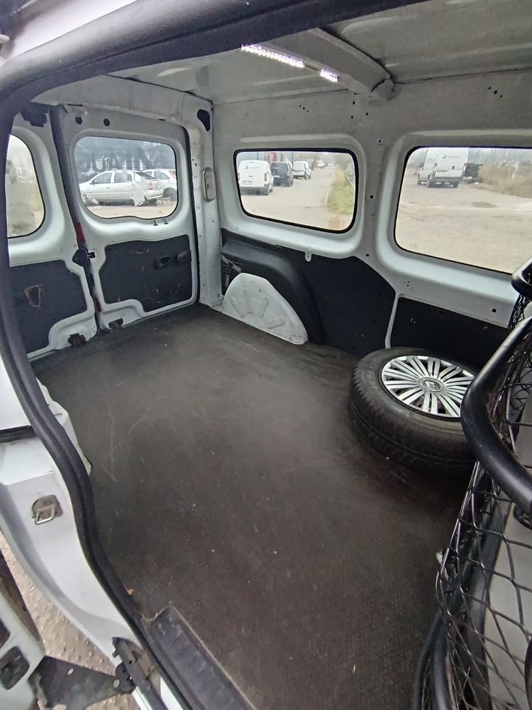 Vand Kangoo autoutilitara varianta lunga !