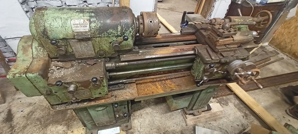 Продам токарный станок тв320п