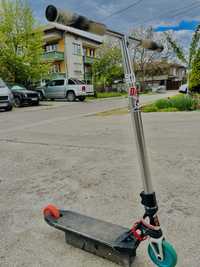 Продавам custom scooter