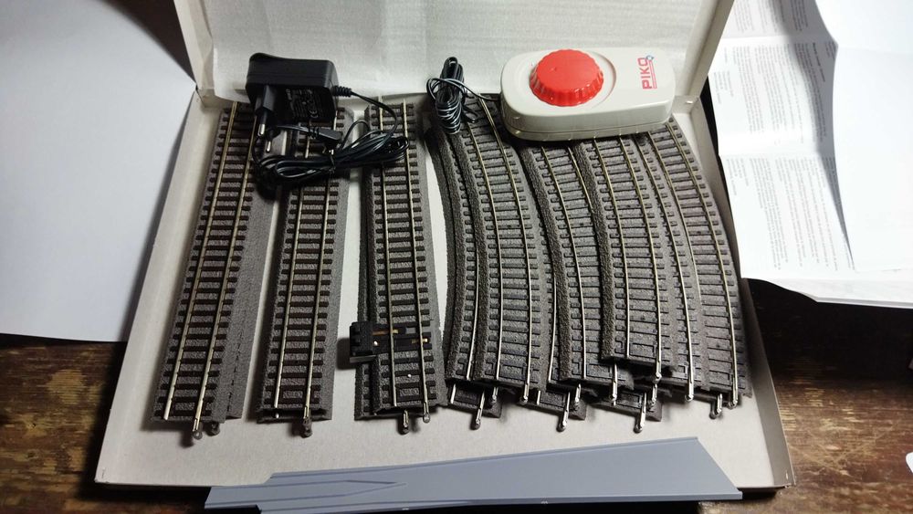 set complet sina cu terasament marca Piko scara H0 nou-nouti