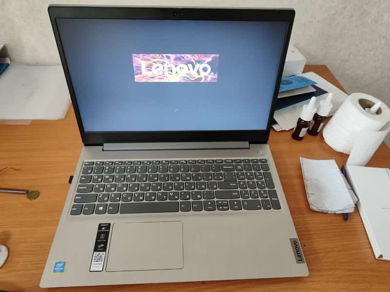 Ноутбук Lenova           .