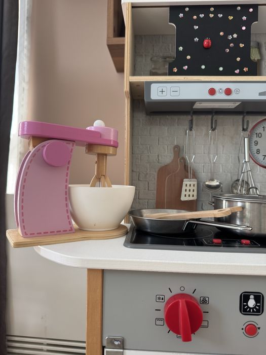 Детска дървена кухня