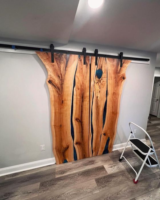Usi interior lemn masiv si rasina epoxidica