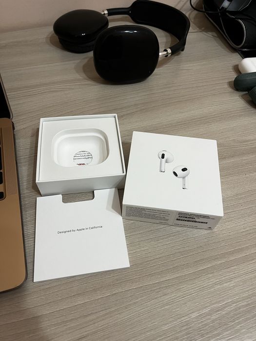 Продаю airpods 3 оригинал