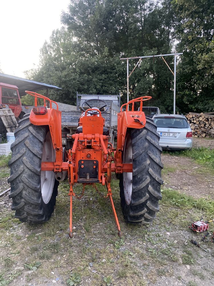 Tractor renault