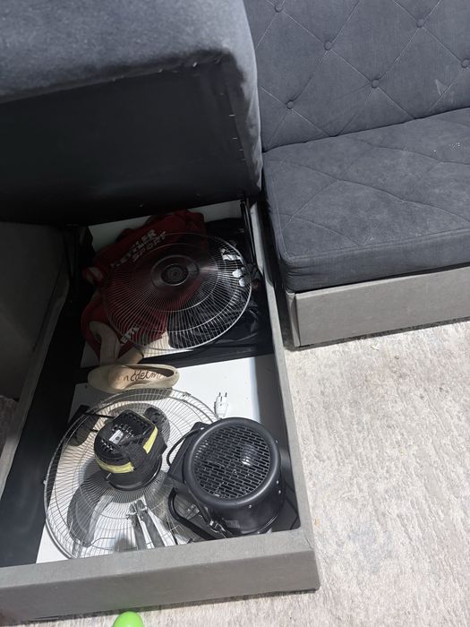 Продается диван сломан механизм выдвижения