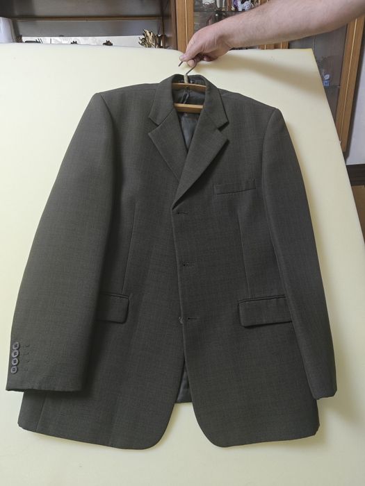 Пиджак мужской в отличном состоянии