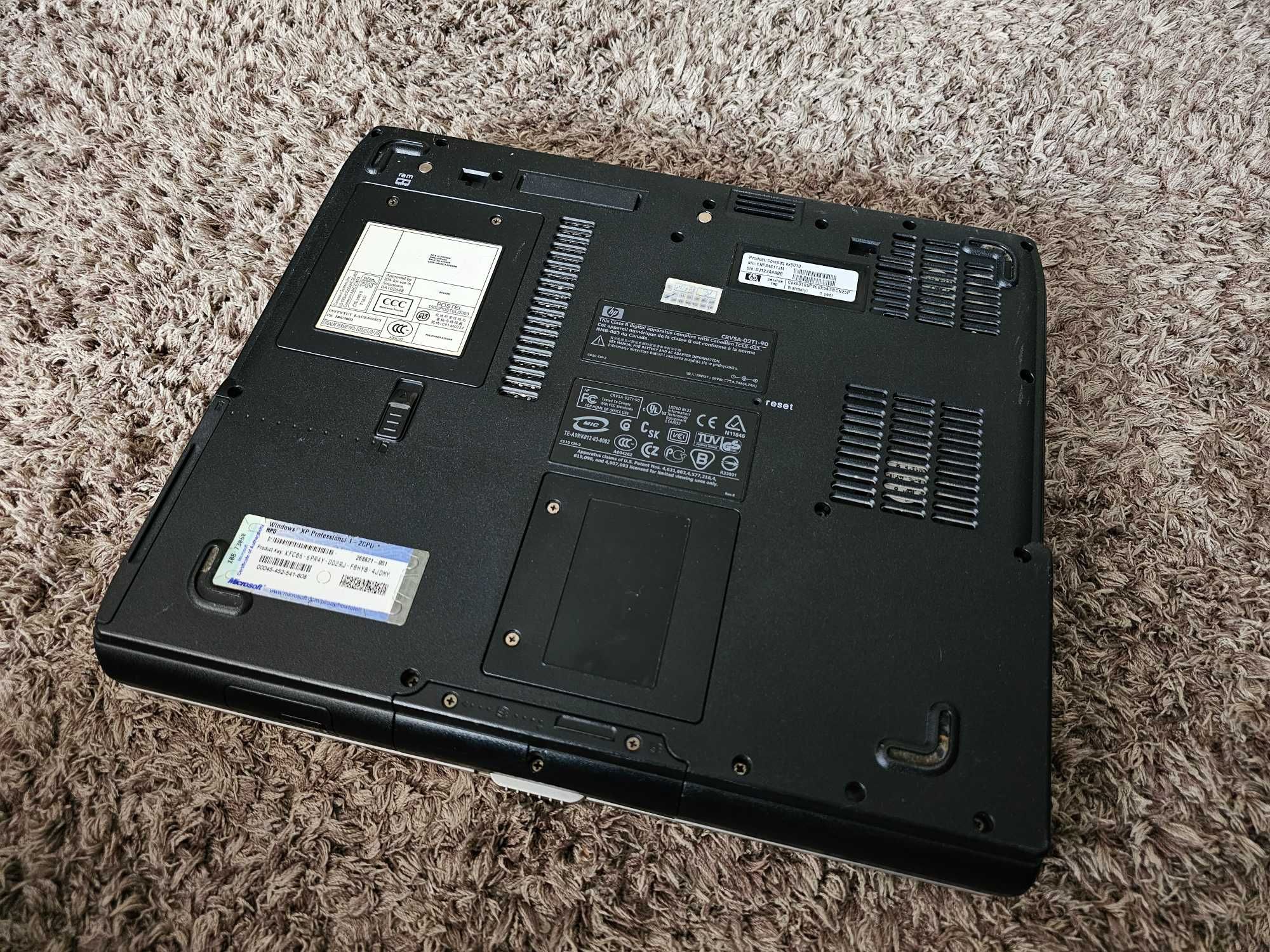 Laptop retro de colectie HP Compaq NX9010 , Windows 2000 socket 478