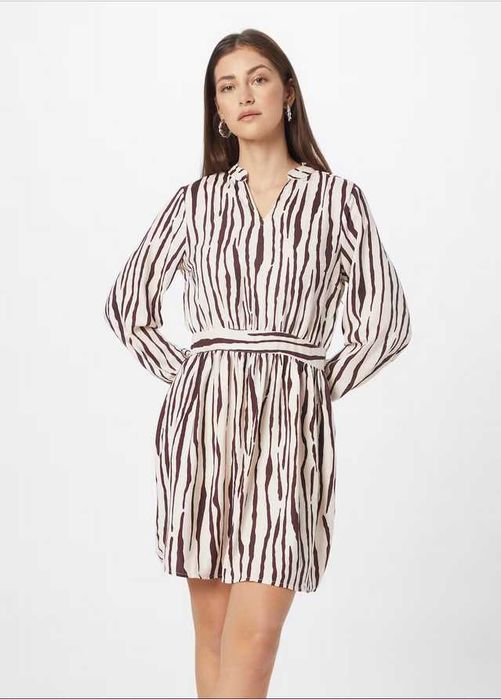 Елегантна рокля, Pieces