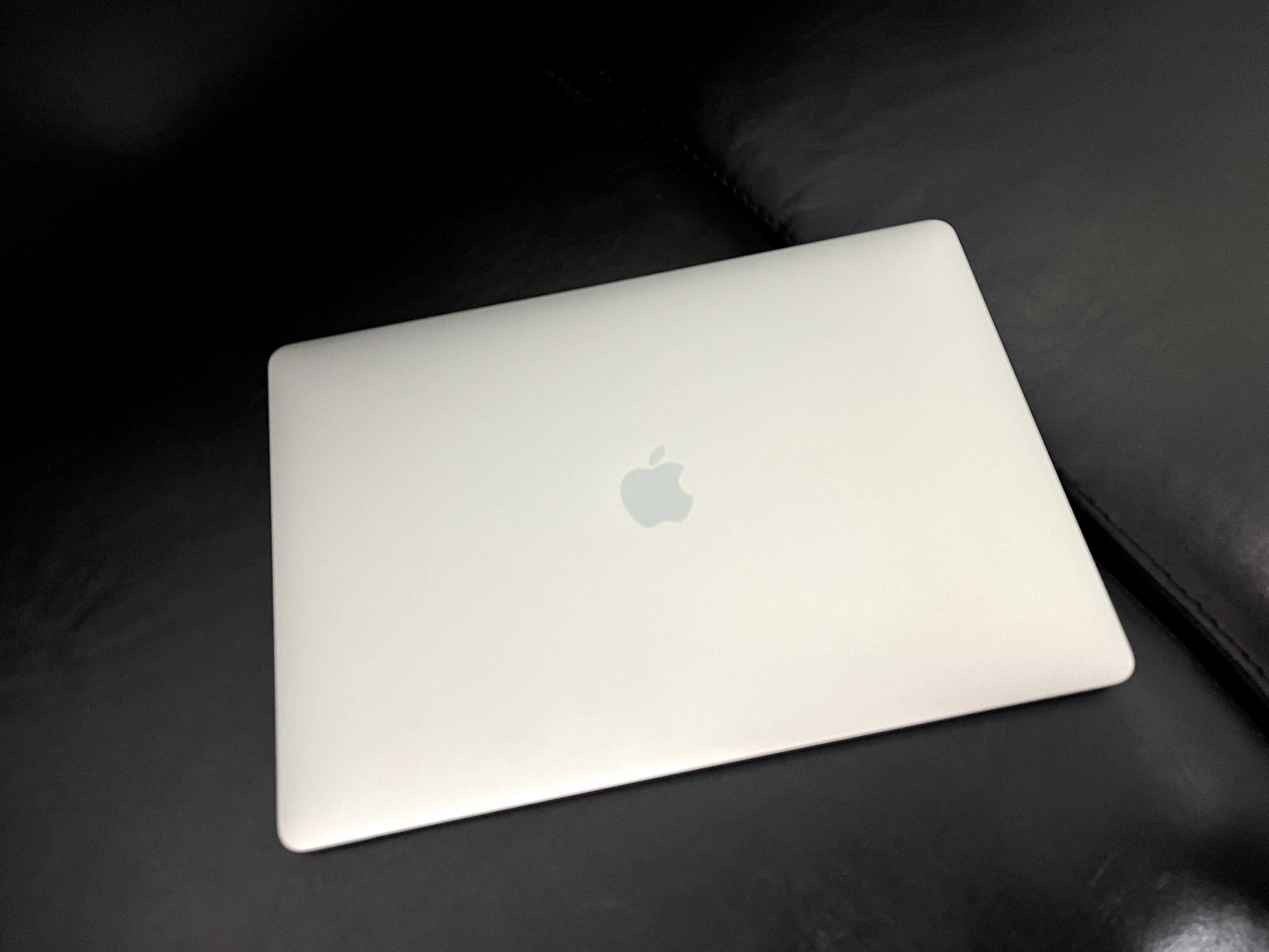 MacBook Pro 2017 15.4 inch 3.1GHz i7 Quad Core 16GB DDR3 2TB SSD