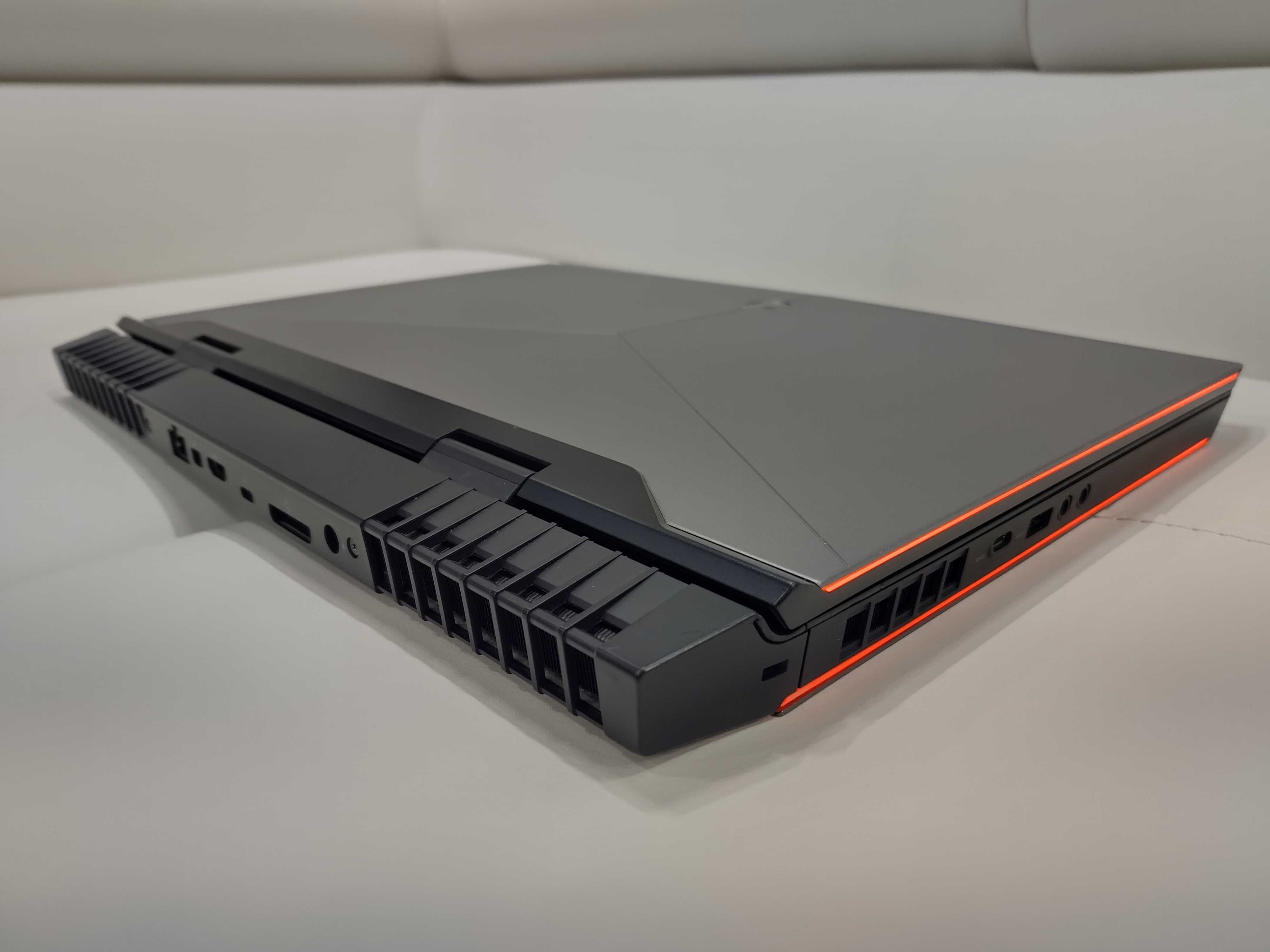 Laptop gaming Alienware 17"  ,intel core i7 ,video GTX 1080, ram 32 gb
