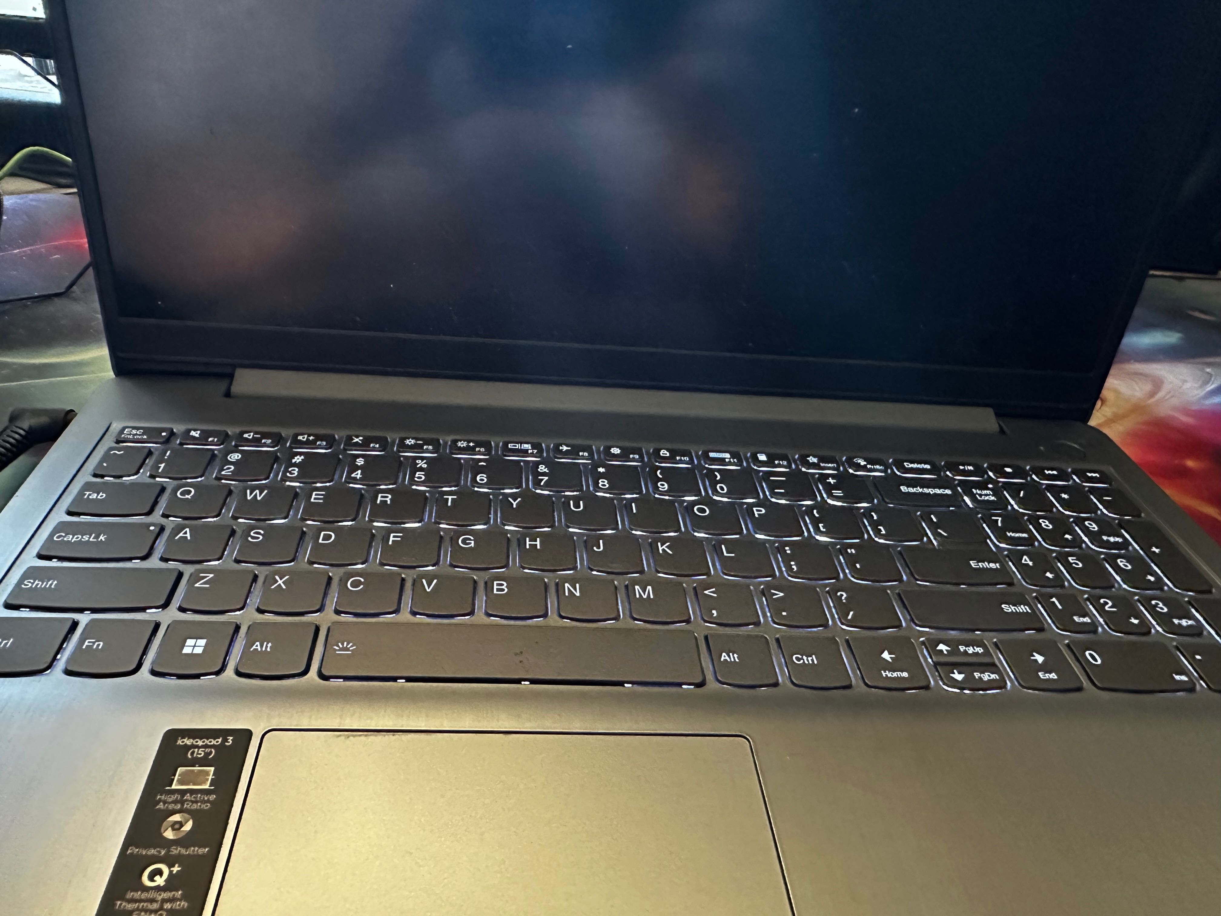 Lenovo IdeaPad 3 15ALC6 - Defect