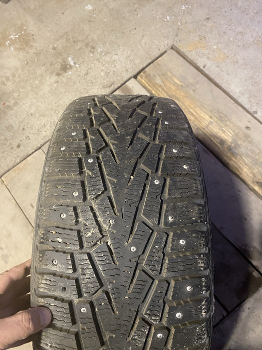 Продам резину 1 шт зима шипы