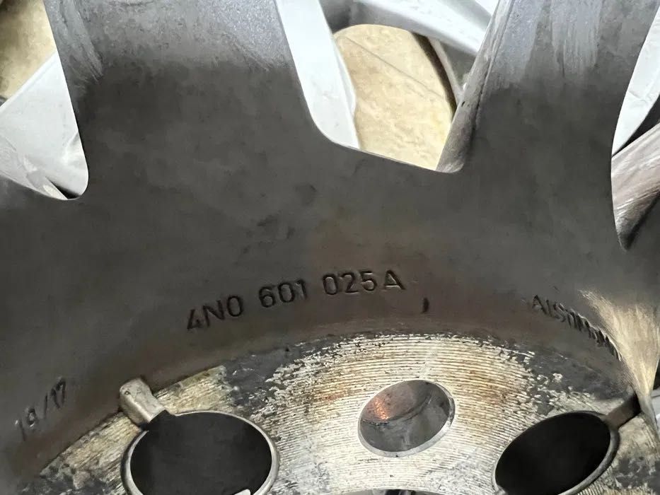 Ауди А8 Зимни гуми с джанти Dunlop 235/55R18  104H