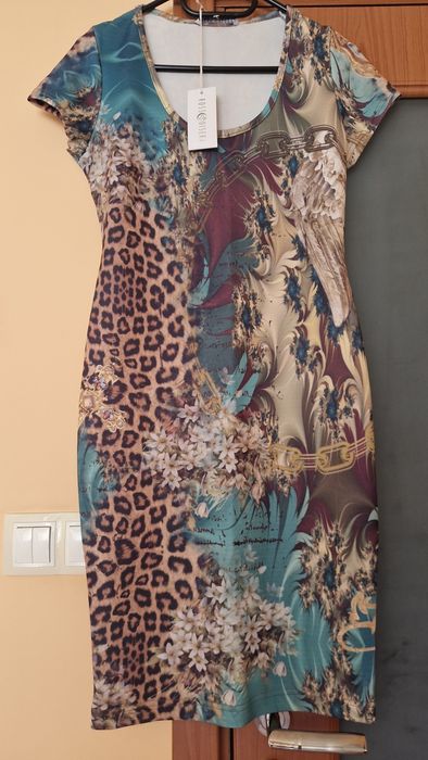 Дамска рокля с флорален принт,спортно -елегантна