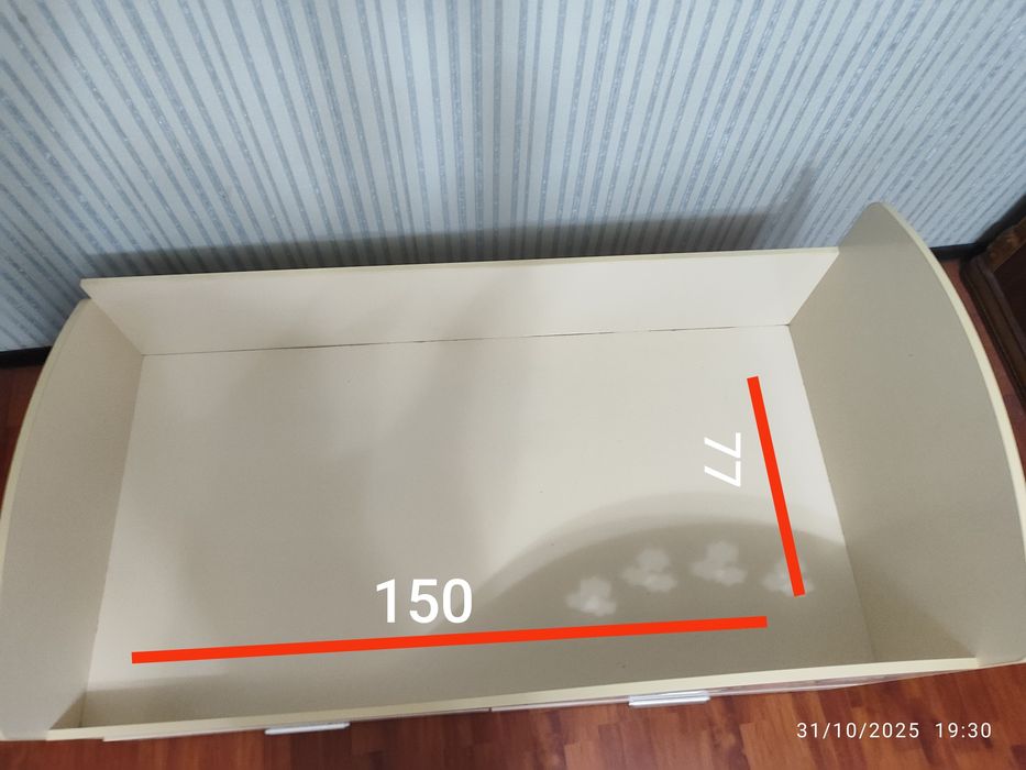 Yosh bolalar krovati