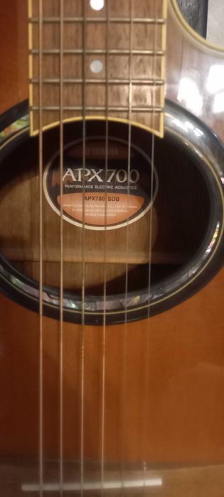 Гитара Yamaha apx700 sdb
