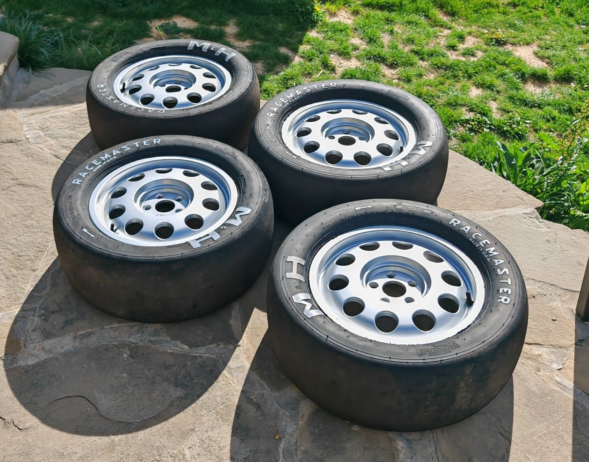 Продавам 4бр гуми M/H RACEMASTER 8.5/24.5x15  с чисто нови джанти 5х10