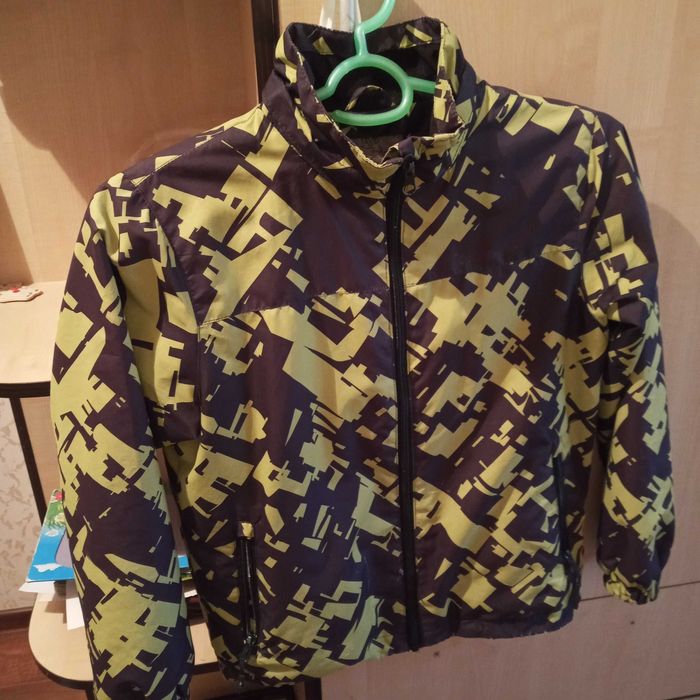 Продам куртку, подростковую на мальчика