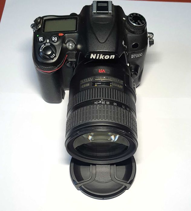 aparate foto DSLR Nikon D7000