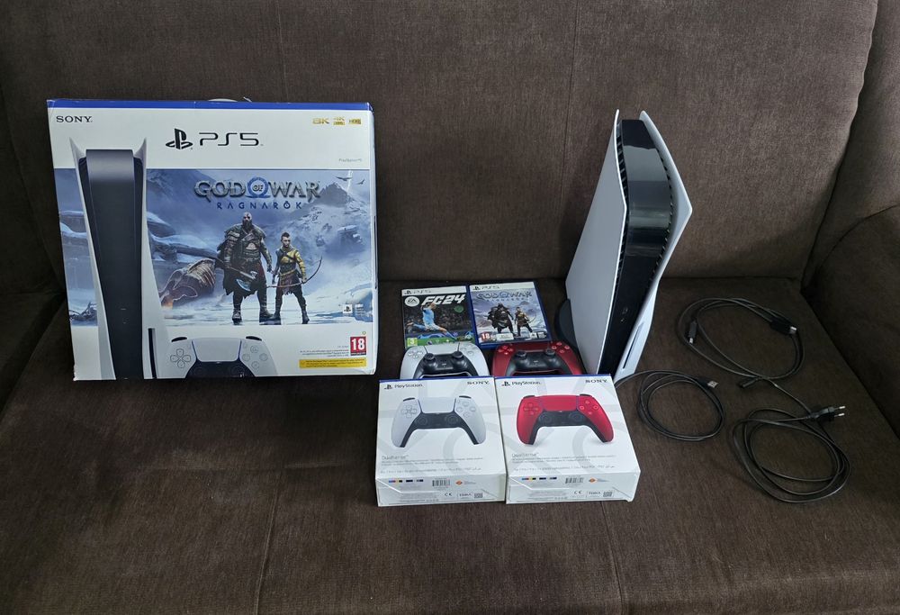 Vând PS5 disk Edition si God of War Ragnarok