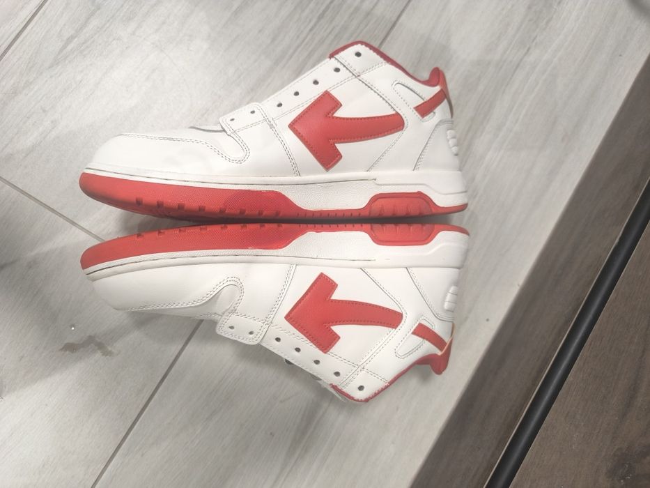 Off White Model Out Of Office Red White